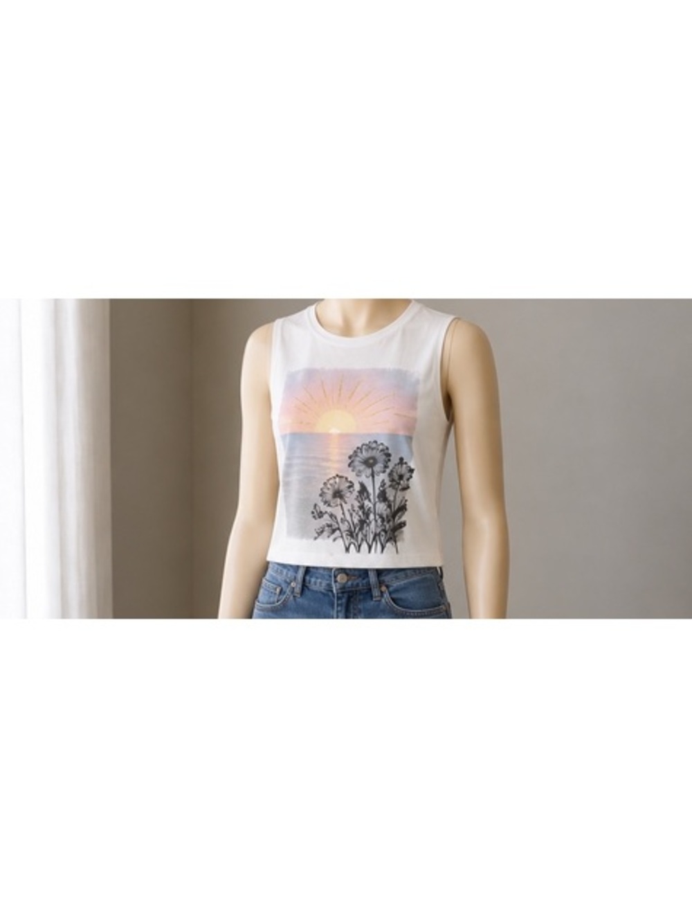 Maurices Women’s Large Sleeveless Graphic Tank Top Sunset Floral Gold Foil White
